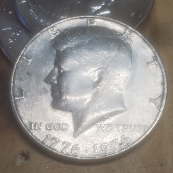 1976-1776 JFK HALF DOLLAR sz10 - Picture 2 of 6